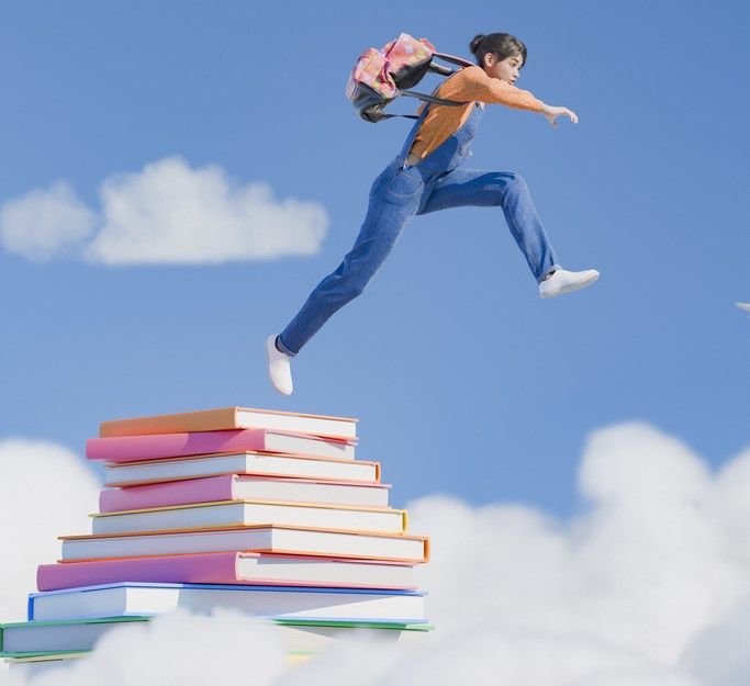 Une fille, sac au dos, saute depuis une pile de livres dans les nuages